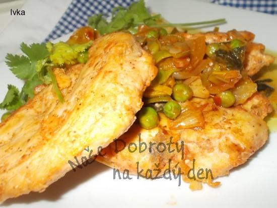 Marinovaná kuřecí prsíčka  v koření  Tandori masala s ostrou restovanou zeleninou