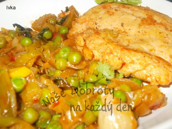 Marinovaná kuřecí prsíčka  v koření  Tandori masala s ostrou restovanou zeleninou