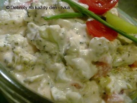 Brokolicový salát s balkánským sýrem