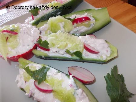 Plněné  salátové okurky - svěží večeře