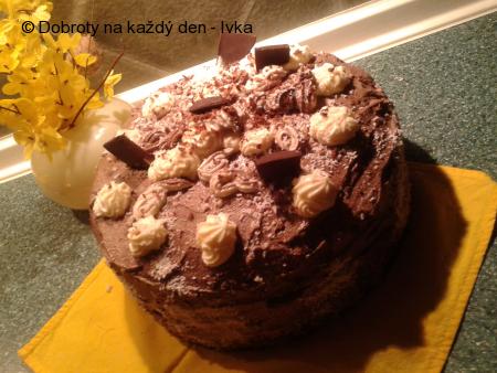 Čokoládový  dort  s jahodovo-tvarohovým  středem