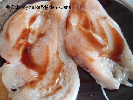 Kuřecí prso s meruňkovo-rybízovým přelivem