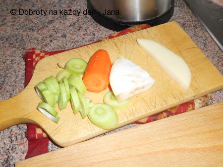 Krůtí balíčky s mrkví, celerem a pórkem