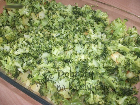 Brambory zapékané brokolicí (vegan)