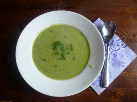 rychlá brokolicová polévka bez smetany