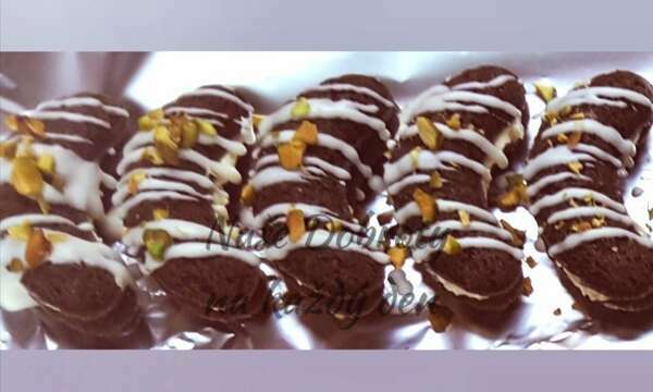 Kakaové rohlíčky s krémem a bílou čokoládou