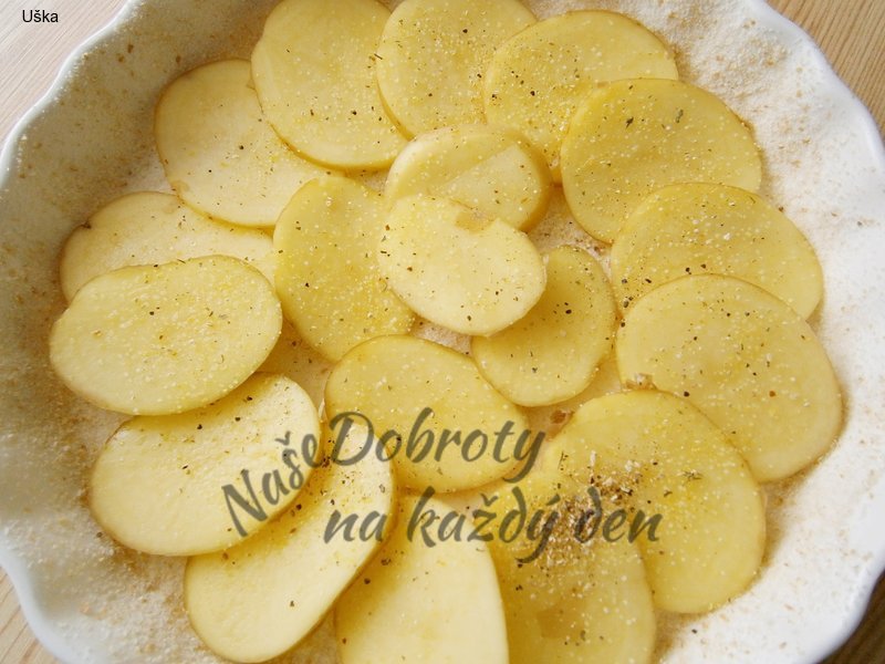 Zapečené smetanové brambory s cuketou